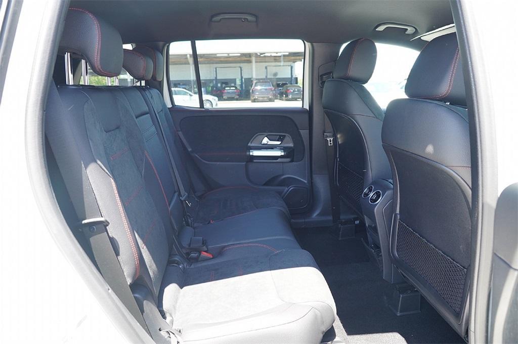 new 2025 Mercedes-Benz GLB 250 car, priced at $43,926