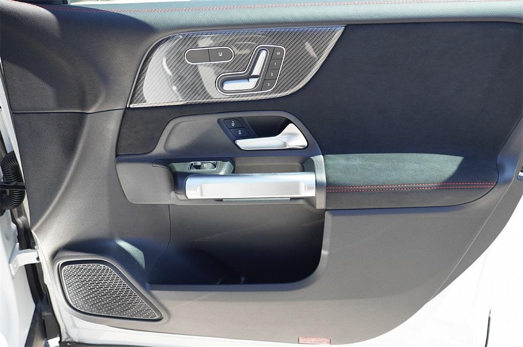 new 2025 Mercedes-Benz GLB 250 car, priced at $43,926