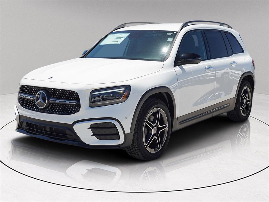 new 2025 Mercedes-Benz GLB 250 car, priced at $43,926
