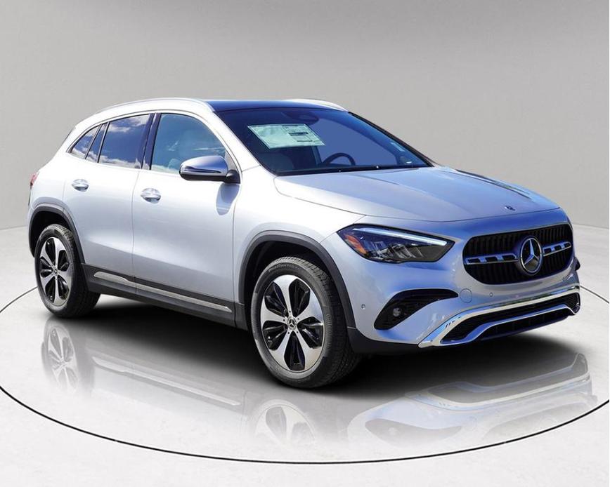 new 2025 Mercedes-Benz GLA 250 car, priced at $45,142