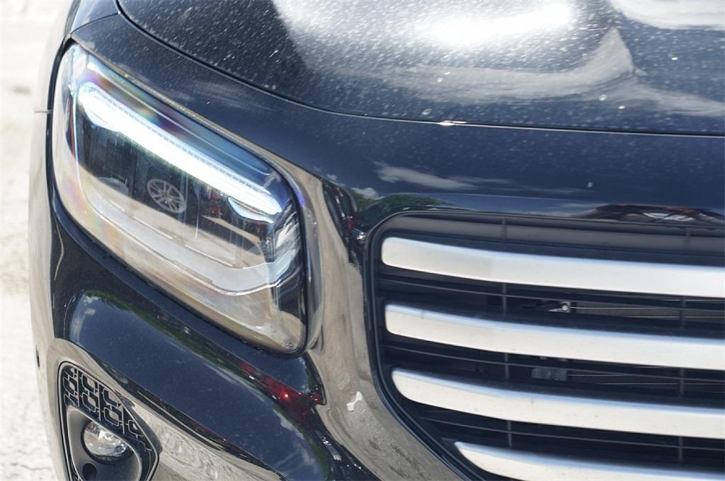 new 2025 Mercedes-Benz GLB 250 car, priced at $45,707