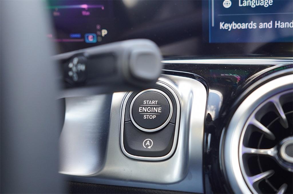 new 2025 Mercedes-Benz GLB 250 car, priced at $45,707