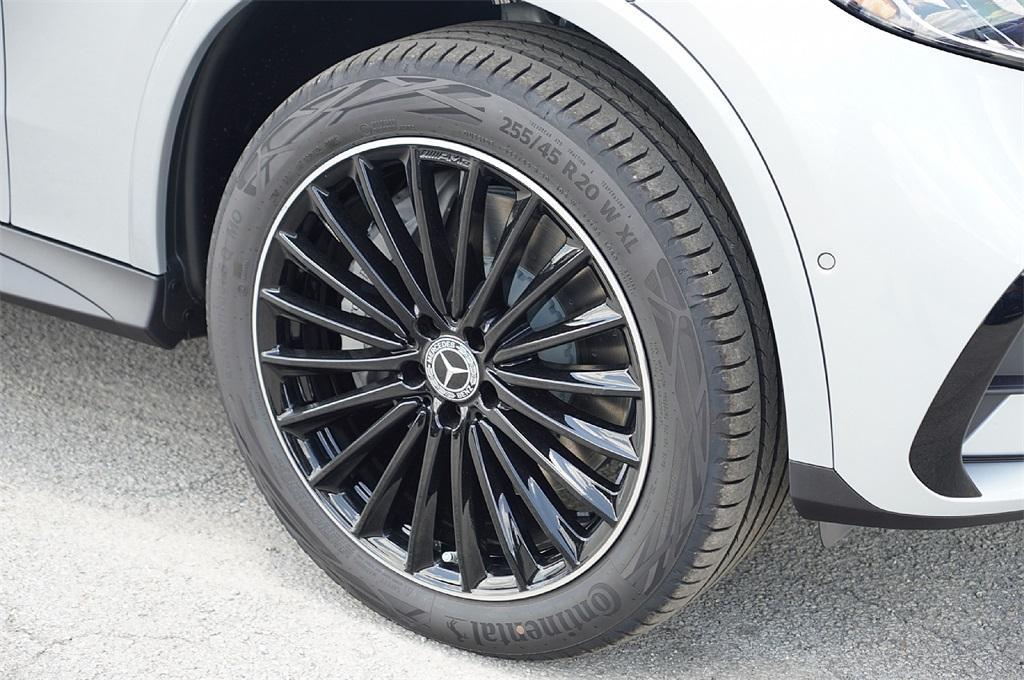new 2025 Mercedes-Benz GLC 300 car, priced at $54,350