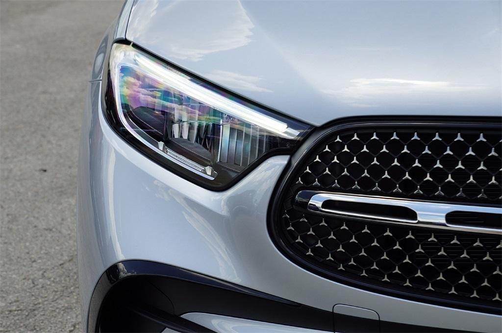 new 2025 Mercedes-Benz GLC 300 car, priced at $54,350