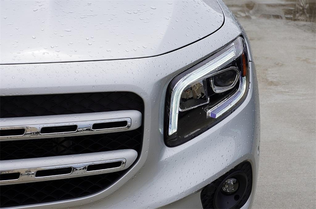 used 2022 Mercedes-Benz GLB 250 car, priced at $33,629