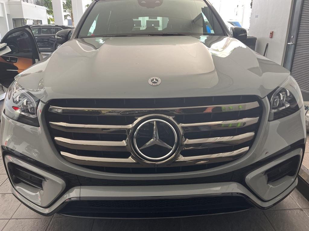 used 2025 Mercedes-Benz GLS 580 car, priced at $109,981