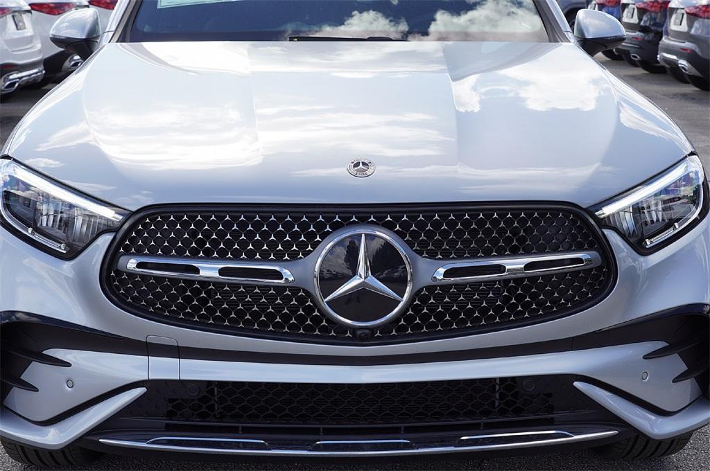 new 2025 Mercedes-Benz GLC 300 car, priced at $52,545