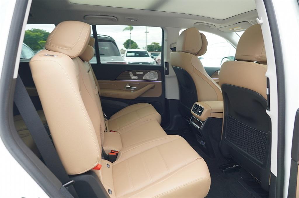 new 2025 Mercedes-Benz GLS 450 car, priced at $93,563