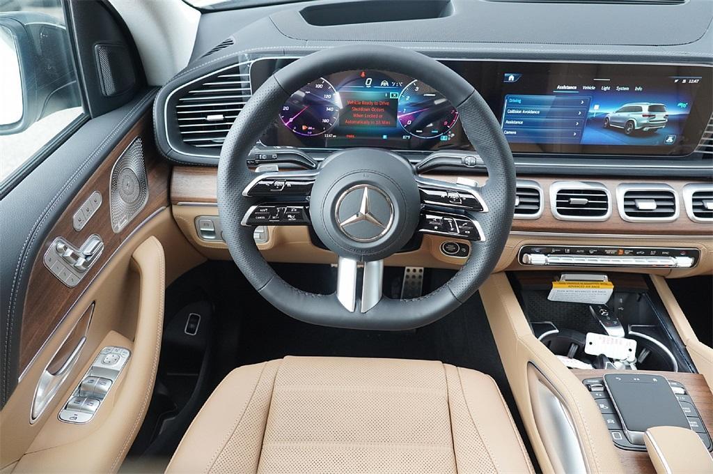 new 2025 Mercedes-Benz GLS 450 car, priced at $93,563