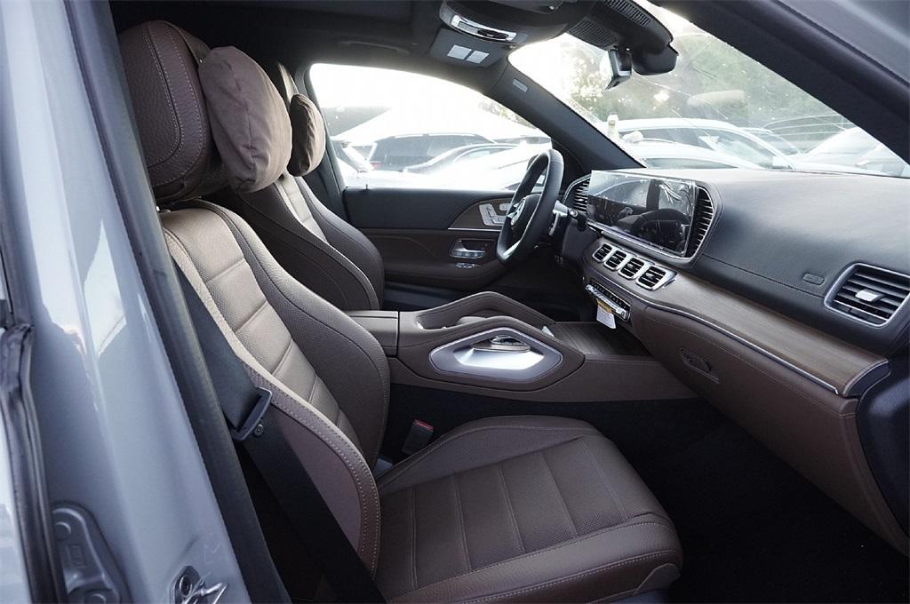 new 2026 Mercedes-Benz GLS 580 car, priced at $113,462