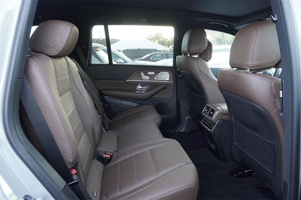 new 2026 Mercedes-Benz GLS 580 car, priced at $113,462