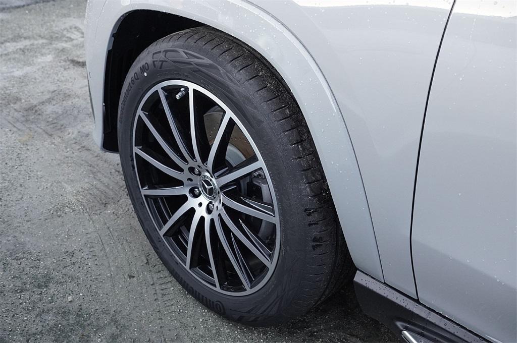 new 2026 Mercedes-Benz GLS 580 car, priced at $113,462