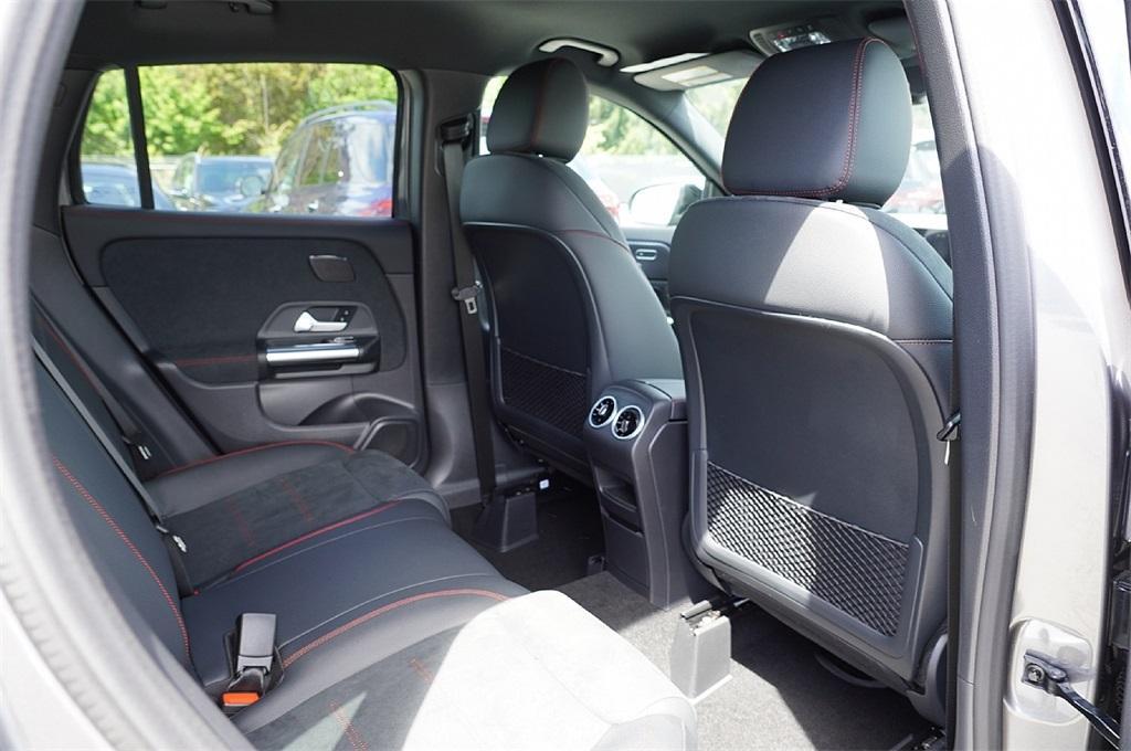 new 2025 Mercedes-Benz GLA 250 car, priced at $48,404