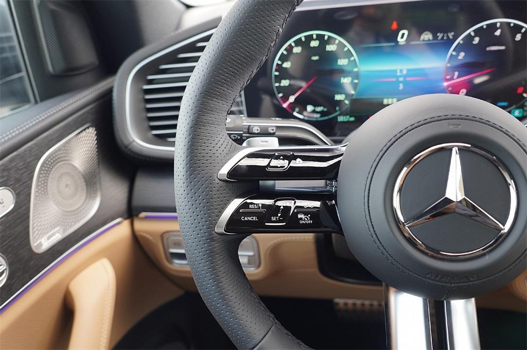 new 2025 Mercedes-Benz GLS 580 car, priced at $114,938