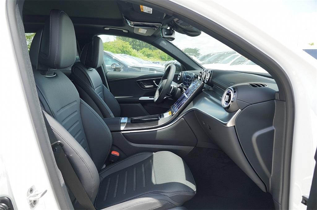 new 2025 Mercedes-Benz GLC 300 car, priced at $54,350