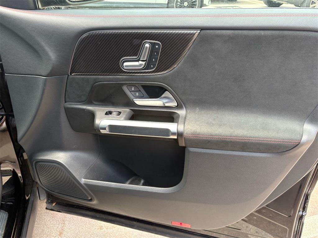 used 2022 Mercedes-Benz GLB 250 car, priced at $31,990