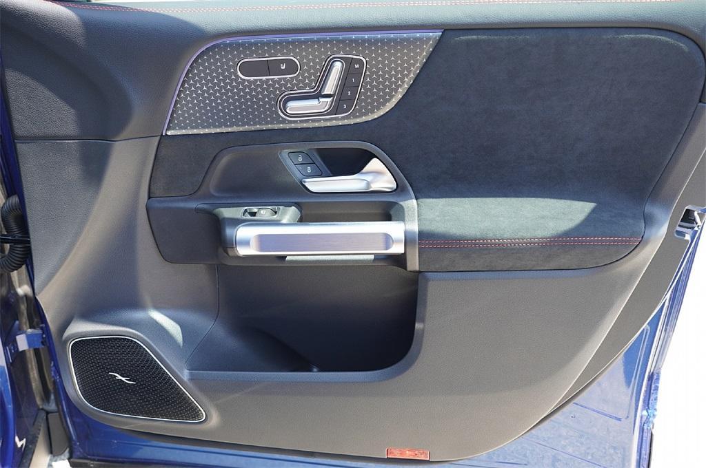 new 2025 Mercedes-Benz GLB 250 car, priced at $47,247