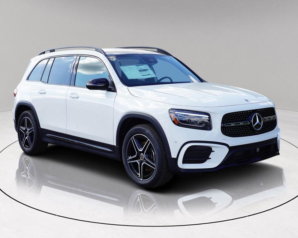 new 2025 Mercedes-Benz GLB 250 car, priced at $52,115