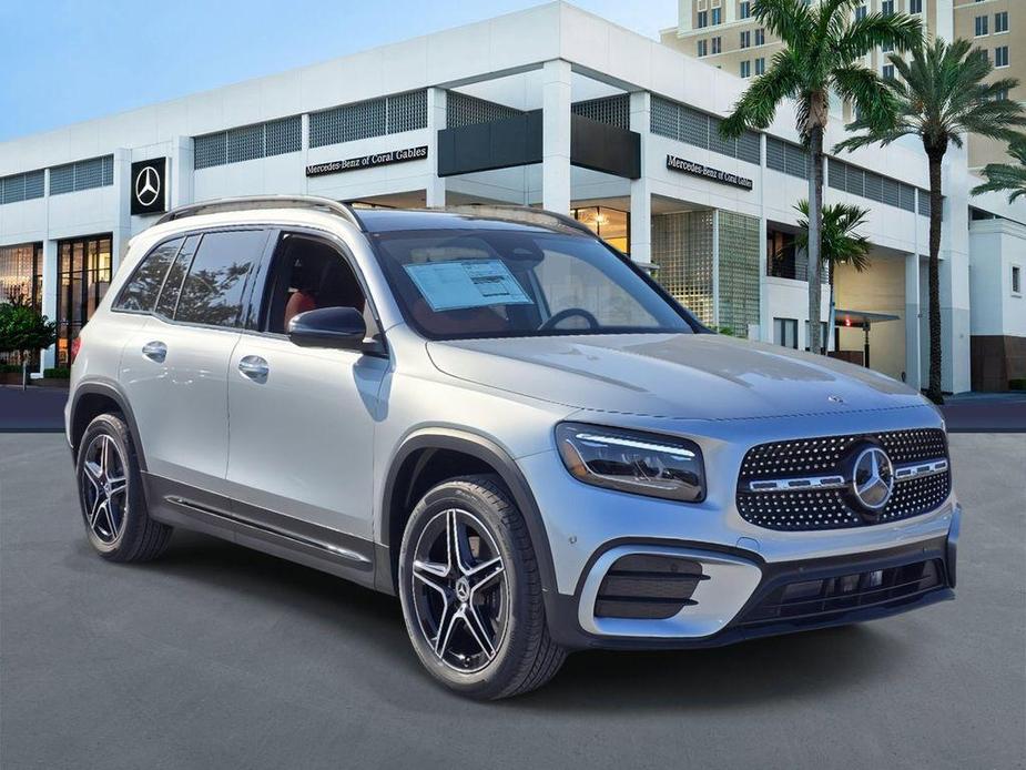 new 2024 Mercedes-Benz GLB 250 car, priced at $55,400