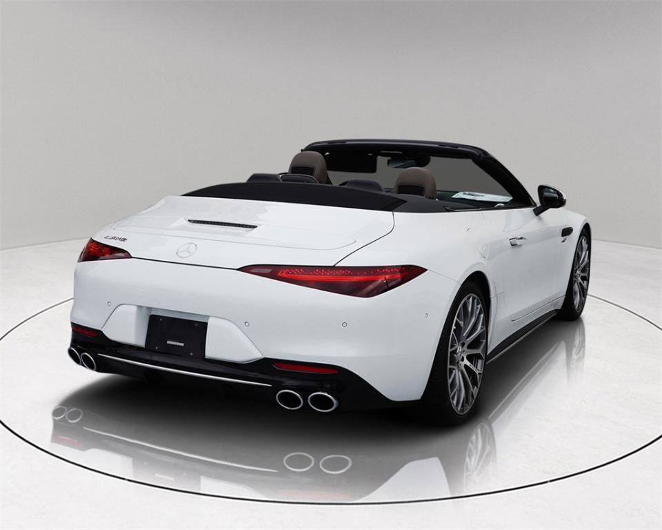 new 2025 Mercedes-Benz AMG SL 43 car, priced at $123,410