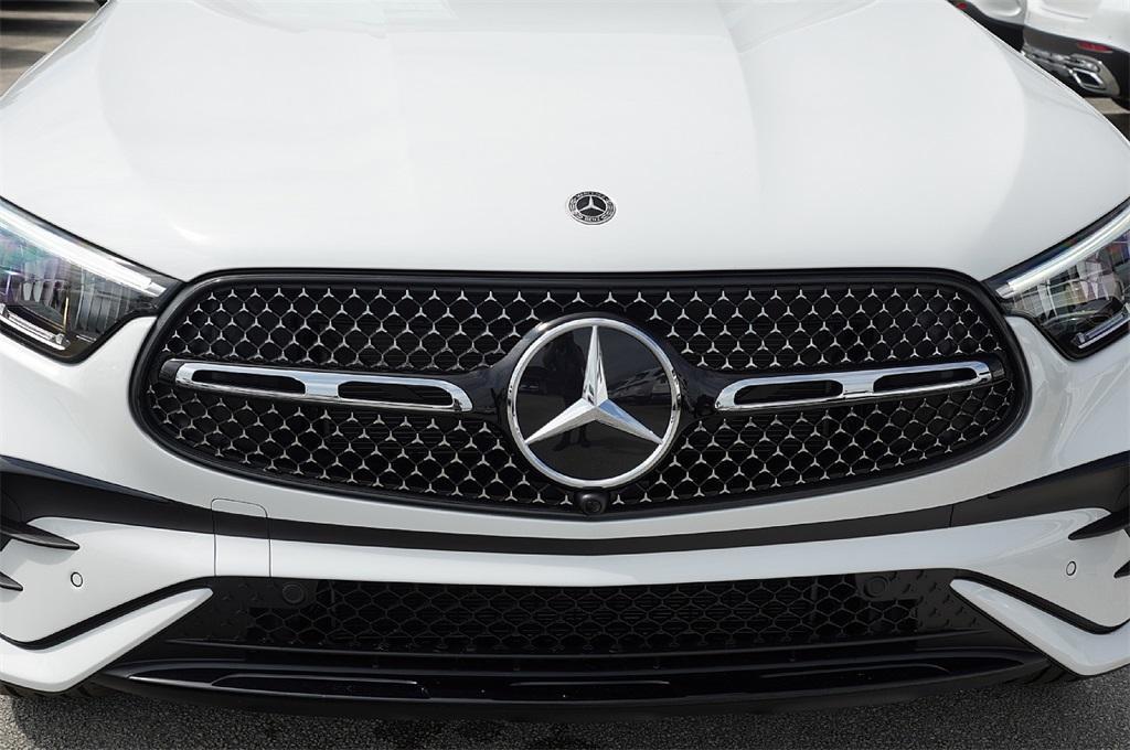 new 2025 Mercedes-Benz GLC 300 car, priced at $53,132