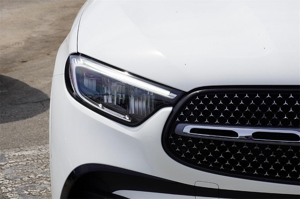 new 2025 Mercedes-Benz GLC 350e car, priced at $61,820