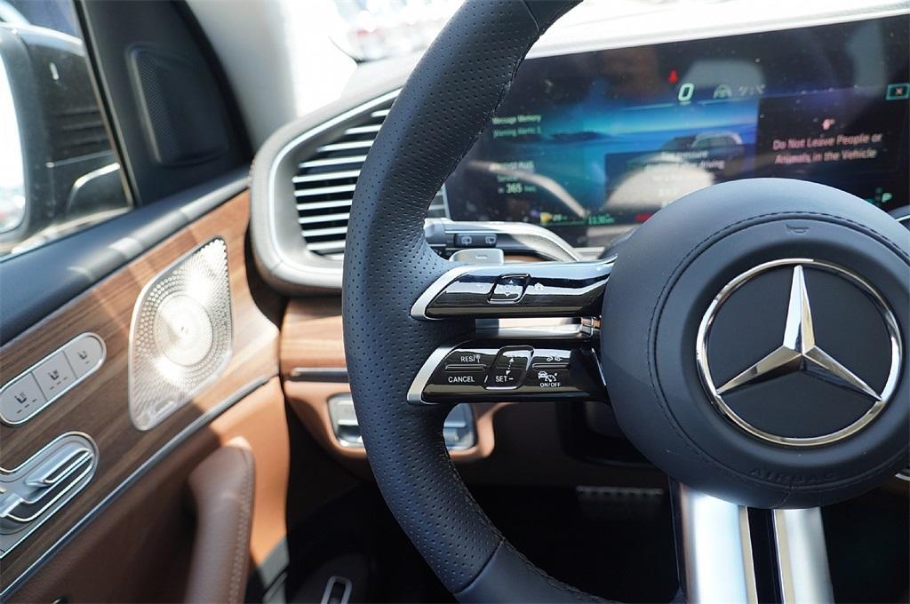 new 2025 Mercedes-Benz GLS 450 car, priced at $87,930