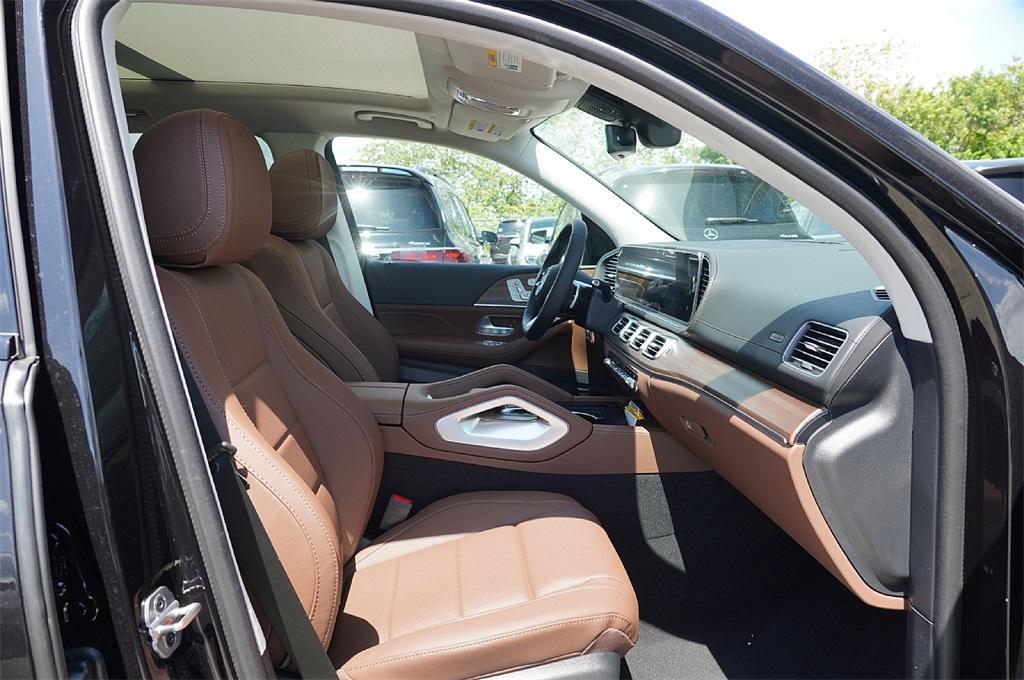 new 2025 Mercedes-Benz GLS 450 car, priced at $87,930