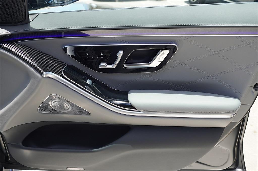 new 2025 Mercedes-Benz AMG S 63 E car, priced at $202,265