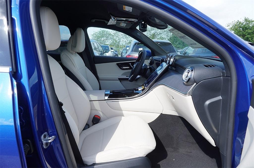 new 2025 Mercedes-Benz GLC 350e car, priced at $59,226