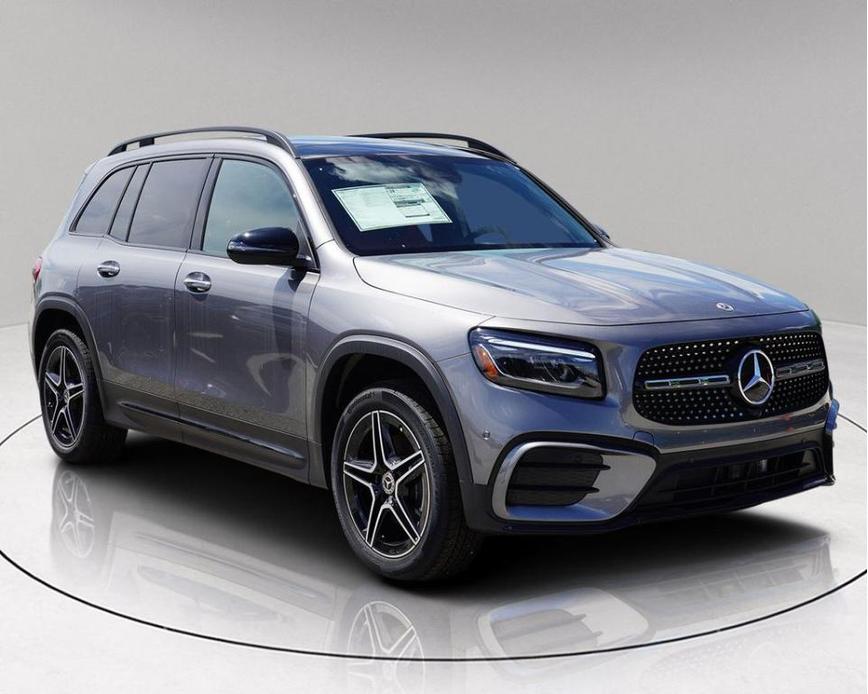 new 2024 Mercedes-Benz GLB 250 car, priced at $49,156