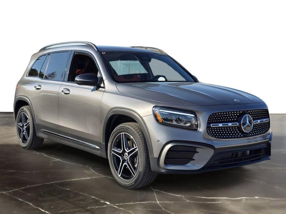 new 2024 Mercedes-Benz GLB 250 car, priced at $53,156