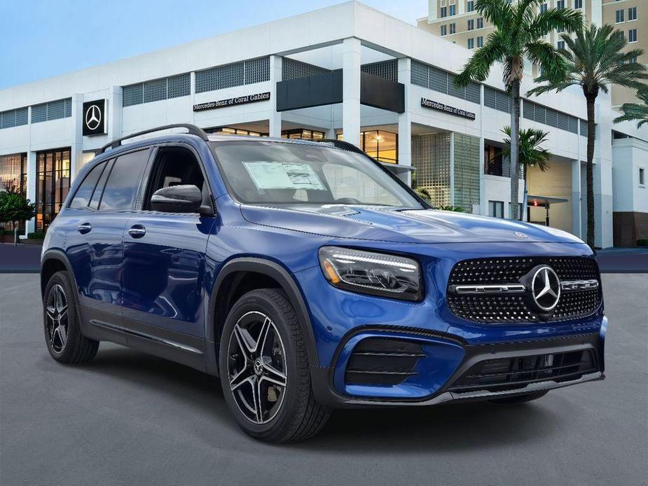 new 2024 Mercedes-Benz GLB 250 car, priced at $55,350