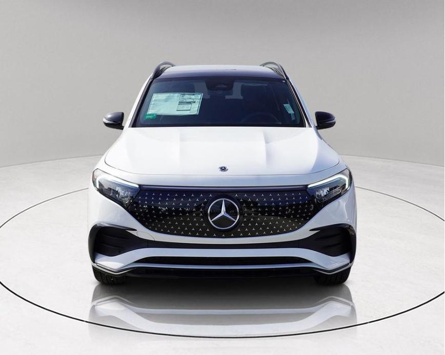 new 2024 Mercedes-Benz EQB 350 car, priced at $51,605