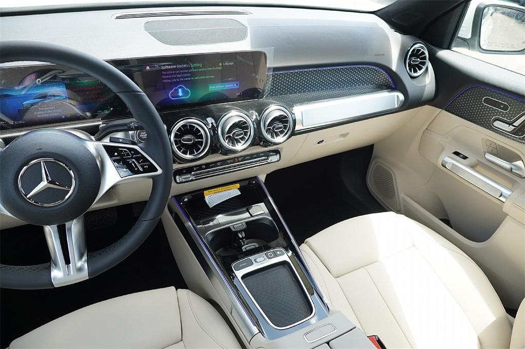 new 2025 Mercedes-Benz GLB 250 car, priced at $40,840