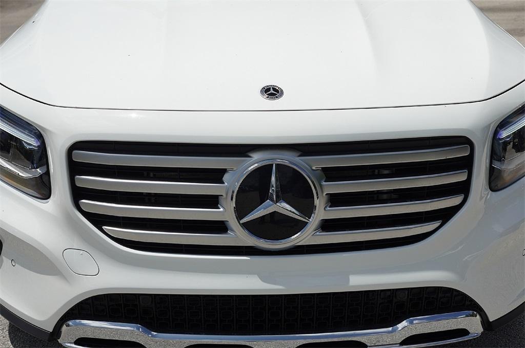 new 2025 Mercedes-Benz GLB 250 car, priced at $40,840