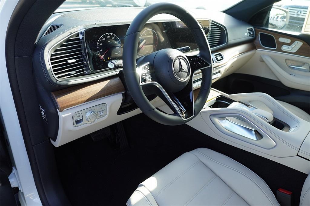 new 2025 Mercedes-Benz GLE 450 car, priced at $75,633
