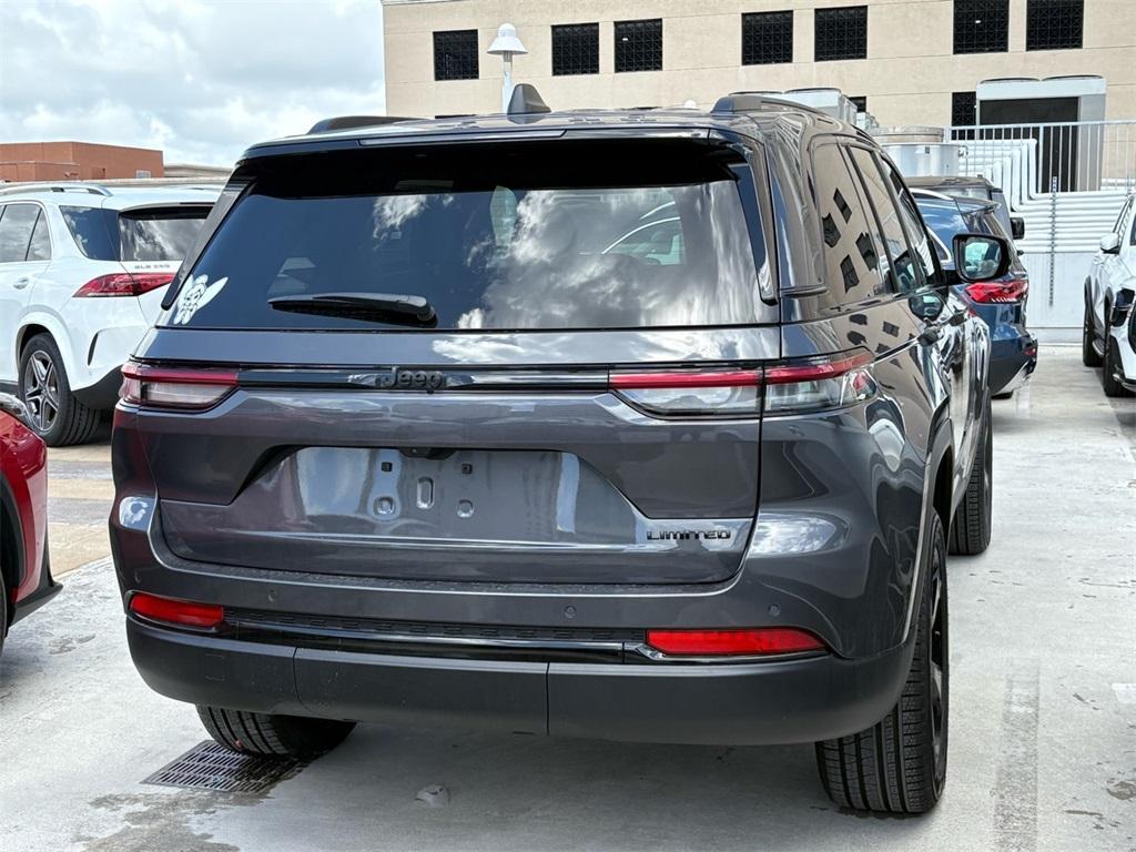 used 2025 Jeep Grand Cherokee car, priced at $49,997