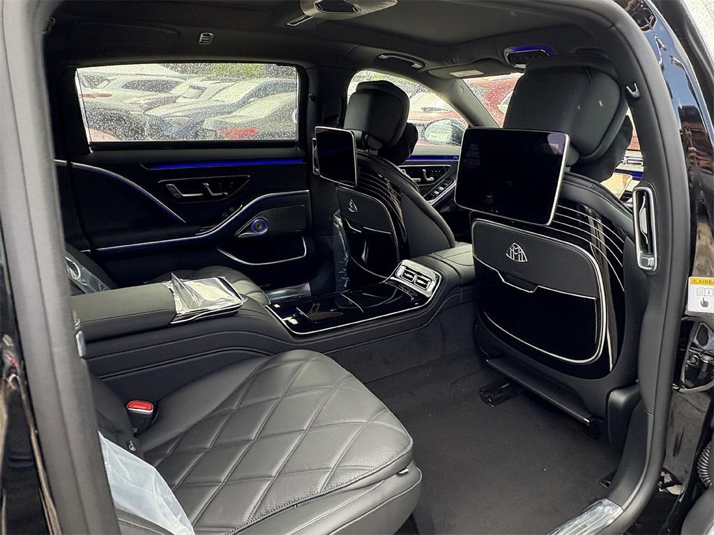 new 2025 Mercedes-Benz Maybach S 580 car, priced at $213,449