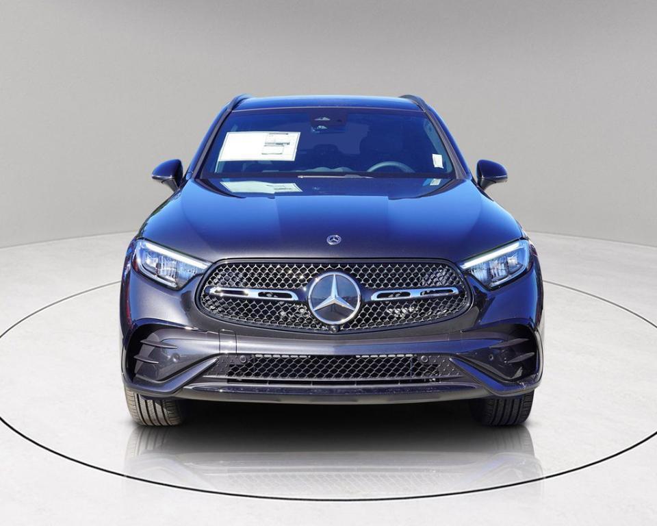 new 2025 Mercedes-Benz GLC 300 car, priced at $58,985