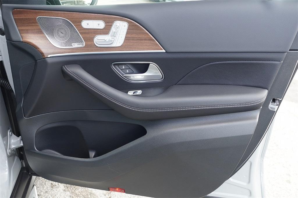 new 2025 Mercedes-Benz GLE 350 car, priced at $67,553