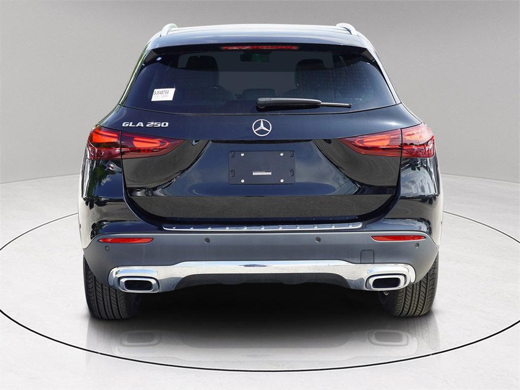 new 2025 Mercedes-Benz GLA 250 car, priced at $39,427