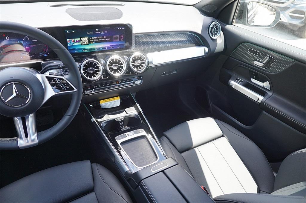 new 2025 Mercedes-Benz GLB 250 car, priced at $42,258