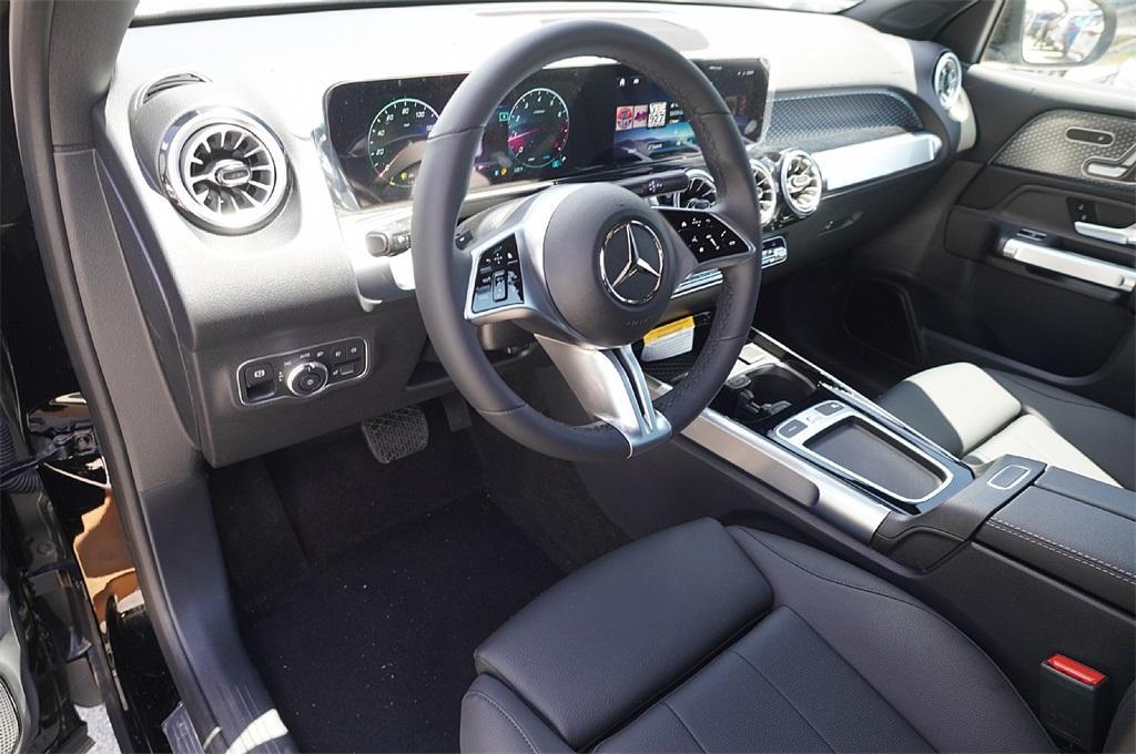 new 2025 Mercedes-Benz GLB 250 car, priced at $42,258
