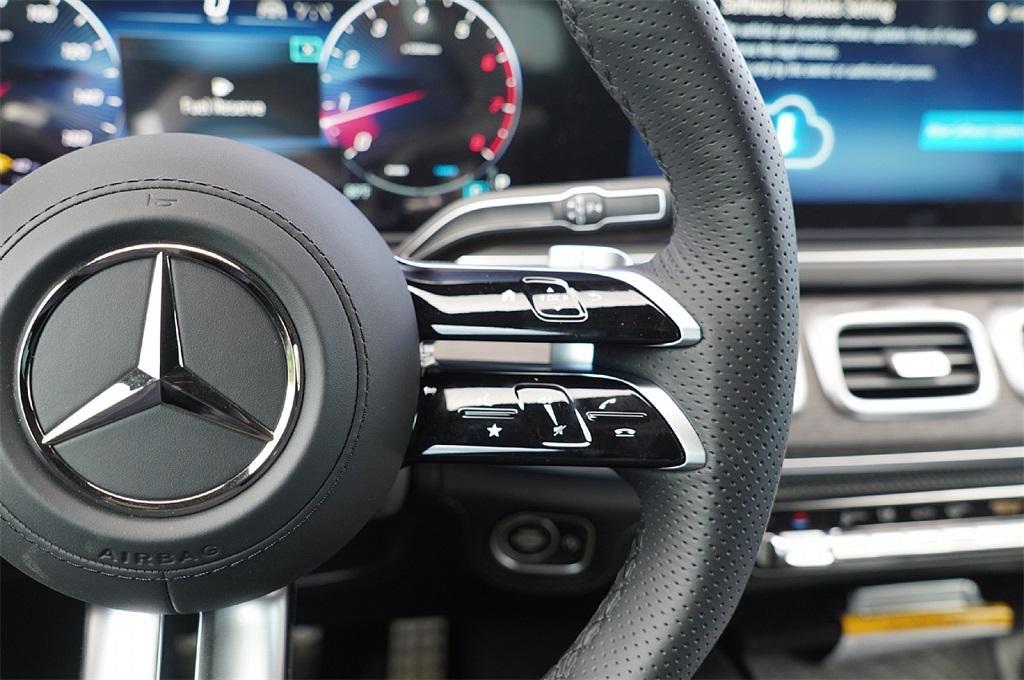 new 2025 Mercedes-Benz GLS 450 car, priced at $92,371