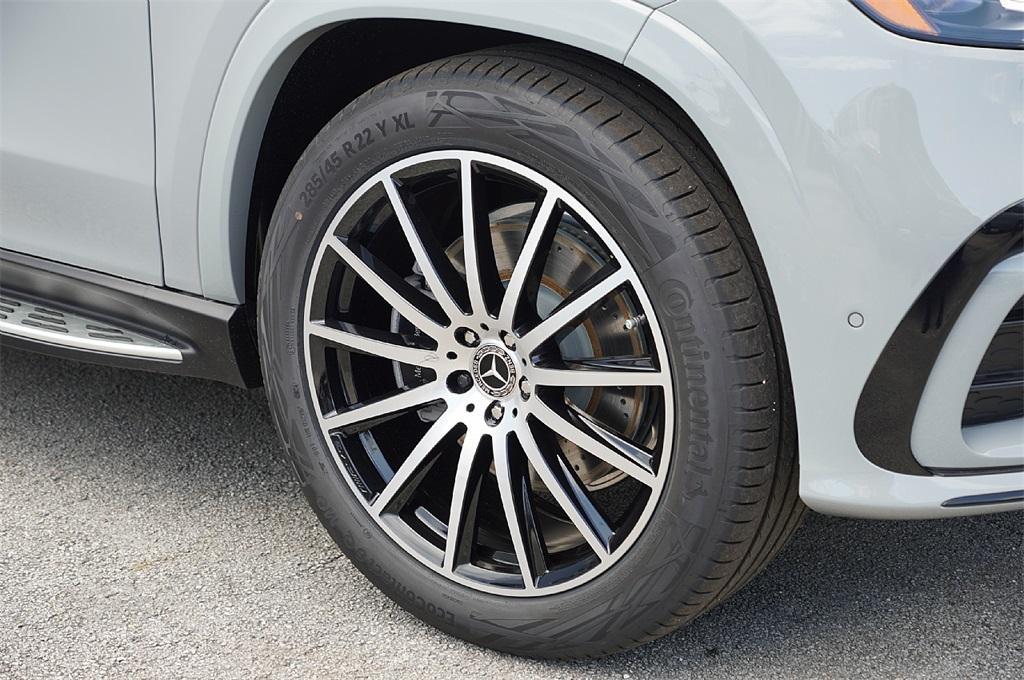 new 2025 Mercedes-Benz GLS 450 car, priced at $92,371