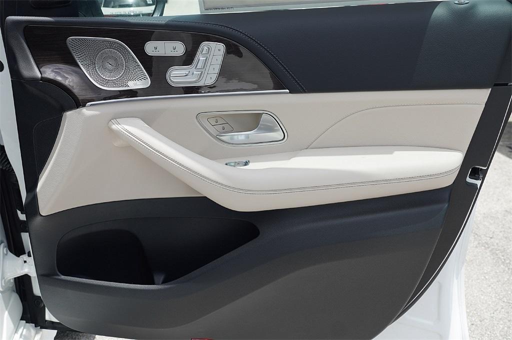 new 2025 Mercedes-Benz AMG GLE 53 car, priced at $92,539