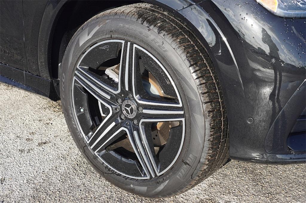 new 2025 Mercedes-Benz GLE 450 car, priced at $80,245