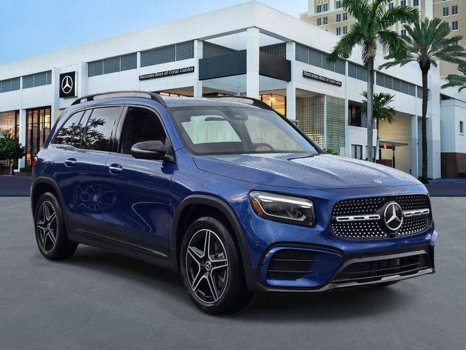 new 2024 Mercedes-Benz GLB 250 car, priced at $52,890