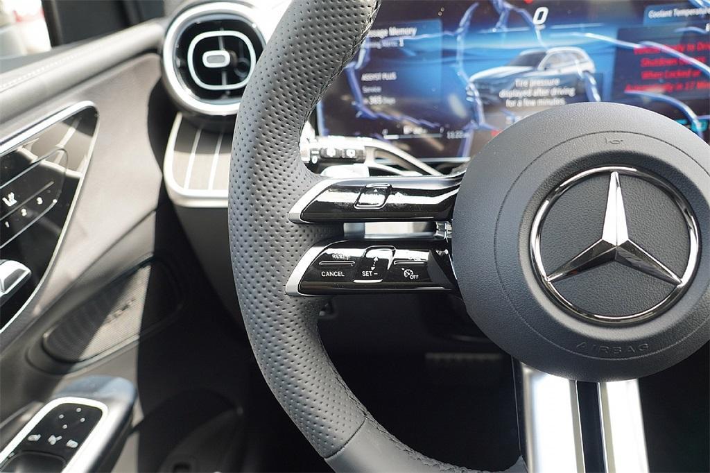 new 2025 Mercedes-Benz GLC 300 car, priced at $54,038